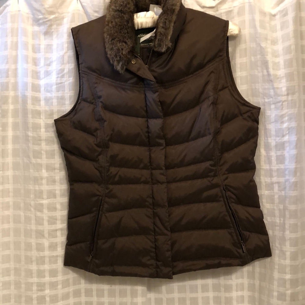 Eddie Bauer down vest with faux fur collar M